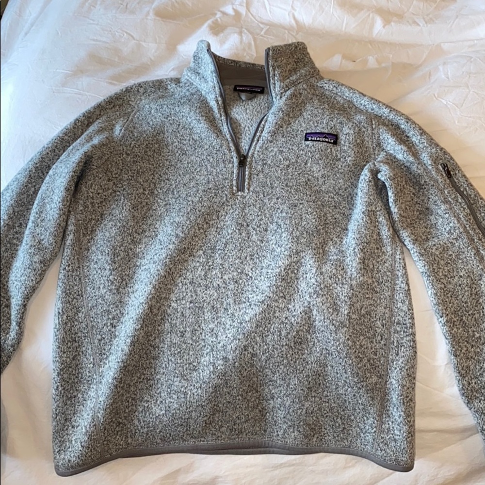 SALE!!!! Patagonia quarter zip pullover in gray size Large.